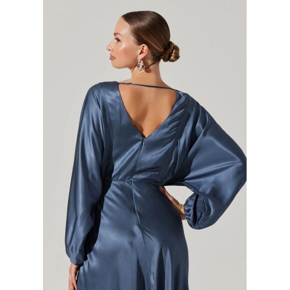 ASTR the Label Womens Kimiko Midi Dress V Neck Slate Blue Size Small NWT - Picture 12 of 14